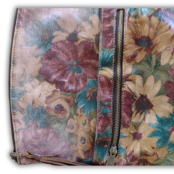 Patricia Nash Flower Bouquet Convertible Luzille Backpack - Picture 4 of 7